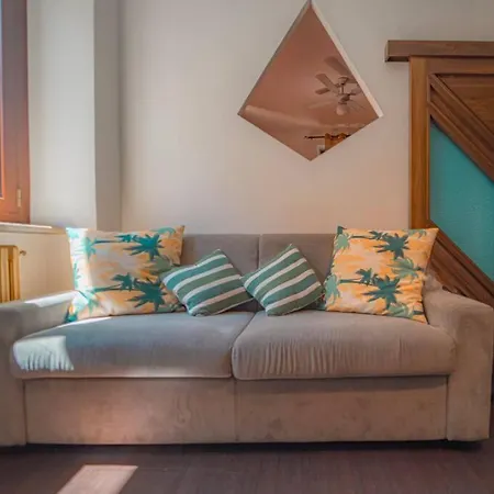 * Comodo Trilocale X6 * 10 Min Dal Centro Storico Apartman *