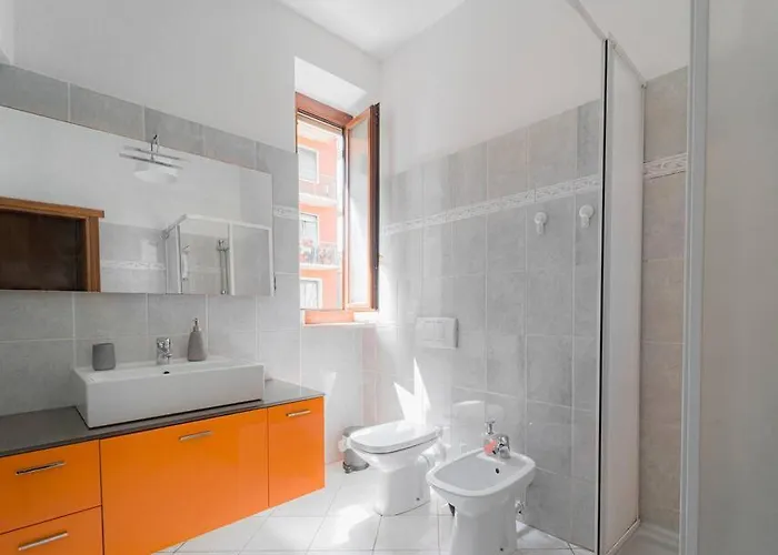 * Comodo Trilocale X6 * 10 Min Dal Centro Storico Apartament *
