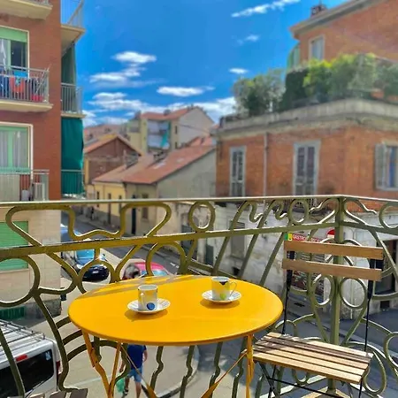 * Comodo Trilocale X6 * 10 Min Dal Centro Storico Apartment