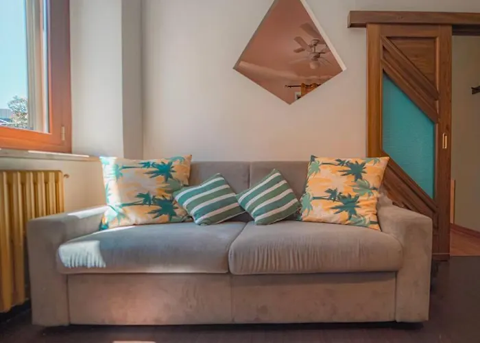 * Comodo Trilocale X6 * 10 Min Dal Centro Storico Apartman *